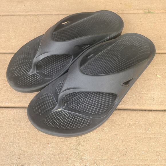 Oofos Ooriginal Unisex Recovery Sandals Flip Flops Classic Black‎ Men 9 Women 11 - Picture 1 of 8